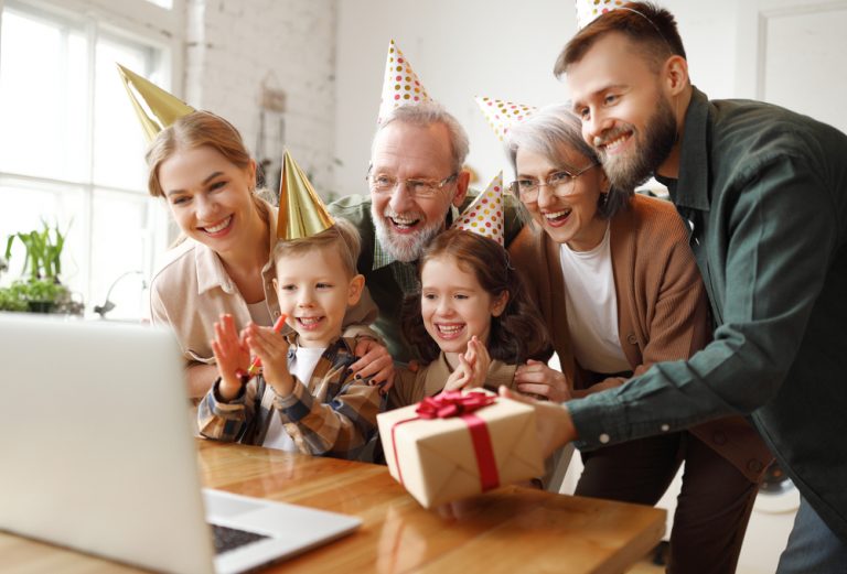 Comment prévoir un cadeau en commun pour un anniversaire